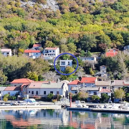 Mali Raj Apartment Bakarac