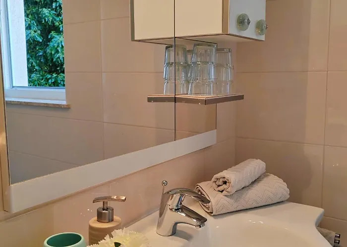 Mali Raj Apartment *