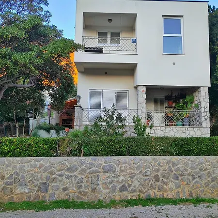 Apartamento Mali Raj