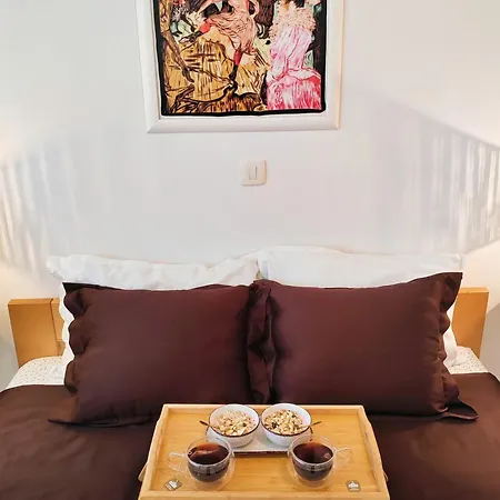 Mali Raj Apartment *