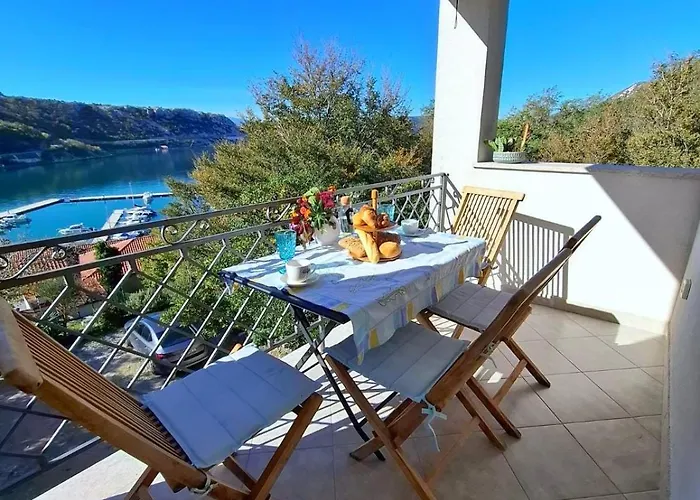 Apartamento Mali Raj Bakarac