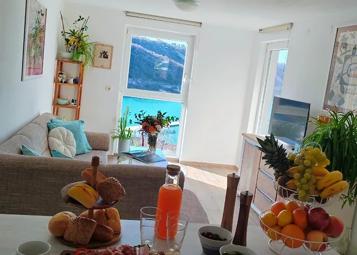 Mali Raj Apartamento Bakarac