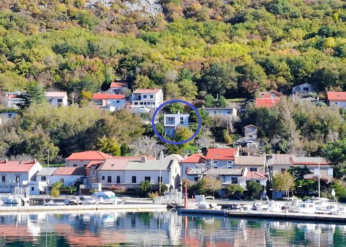 Mali Raj Apartamento Bakarac